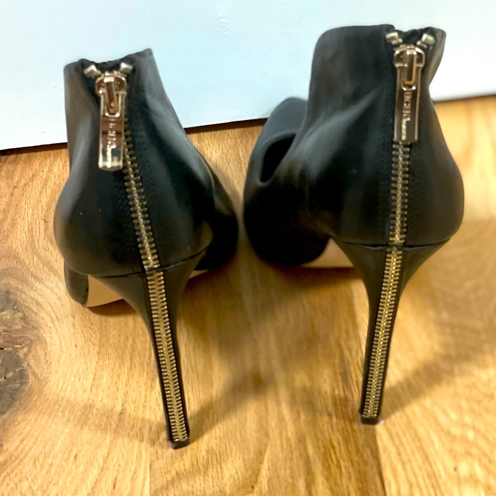 BCBG Conrad Pump Black Leather Gold Zippered Heel